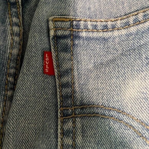 Levi's Men's 501 Jeans Lightwash Blue Denim Y2K Button Fly Jeans SZ 34 x 30 - Picture 4 of 9